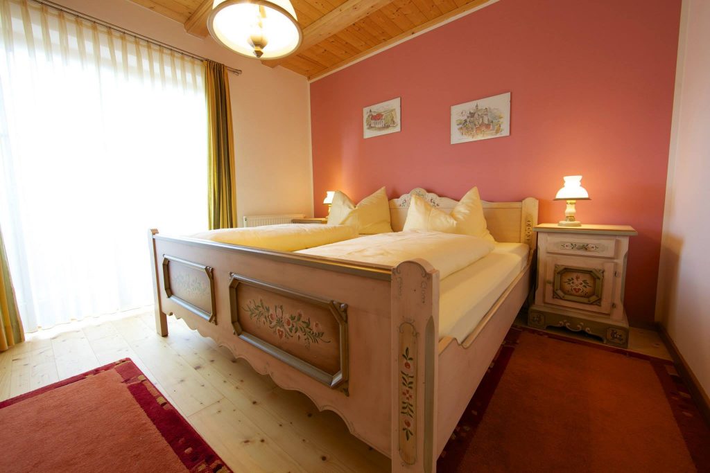 Schlafzimmer im Almhaus